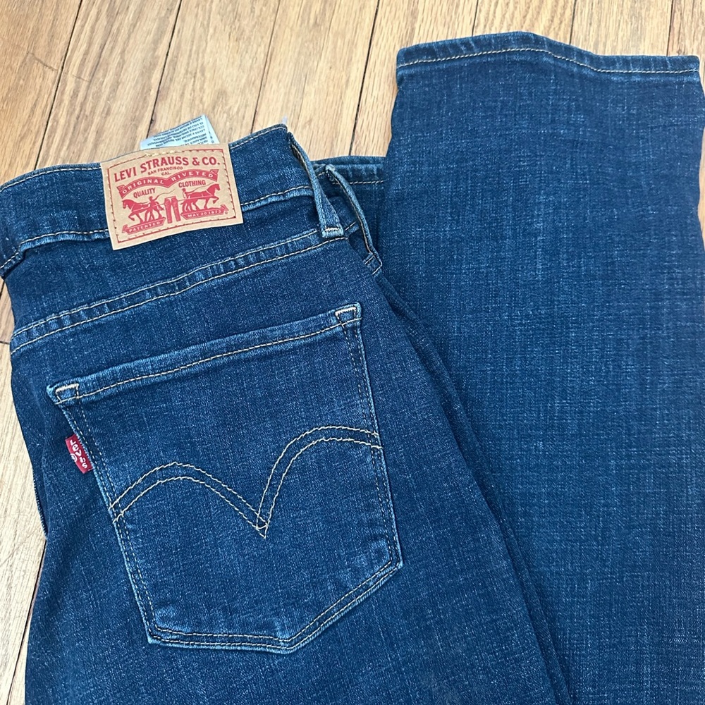 Levi straight leg jeans size 29